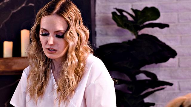 блондинка-массажистка дразнит милфу саванну бонд до эпического финала