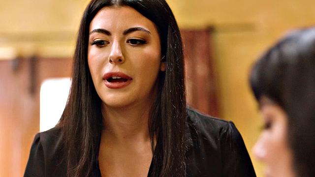 Assistant Gal Ritchie Gets FINGERED & SCISSORED By Dominant MILF Boss Little Puck