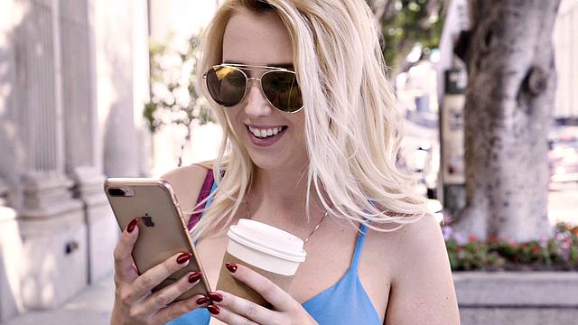 городская стерва устроила бродяге праздник на хую