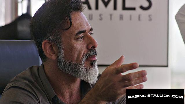 Дрю Валентино принимает мощный член Коула Коннора