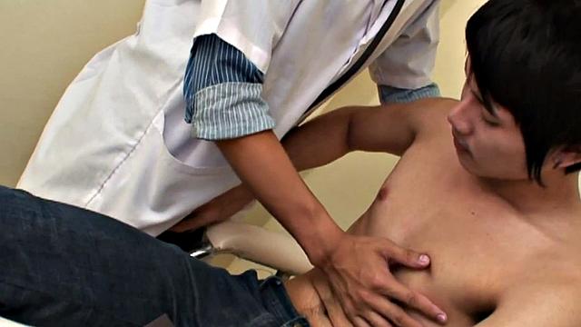 Amateur Asian fucked and toyed in infirmary by medical staff