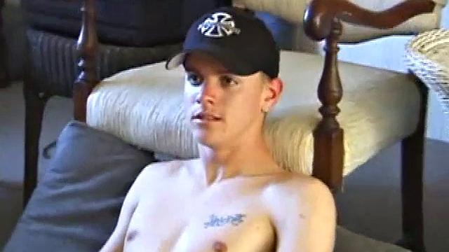 Tyler is one of the nicest guys you will ever meet. Sweet, shy and sexy, Tyler manages to work his cock with great skill and expertise, exhibiting his manhood as though it was a work of art.