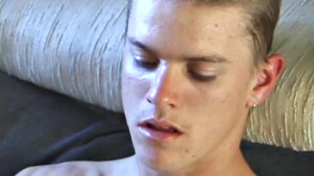 Tyler is one of the nicest guys you will ever meet. Sweet, shy and sexy, Tyler manages to work his cock with great skill and expertise, exhibiting his manhood as though it was a work of art.