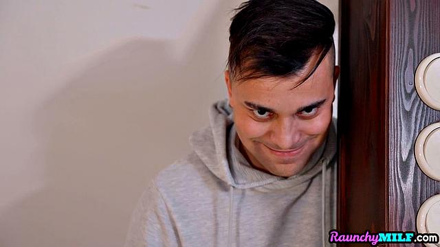 Horny Bigtitted MILF gets fucked