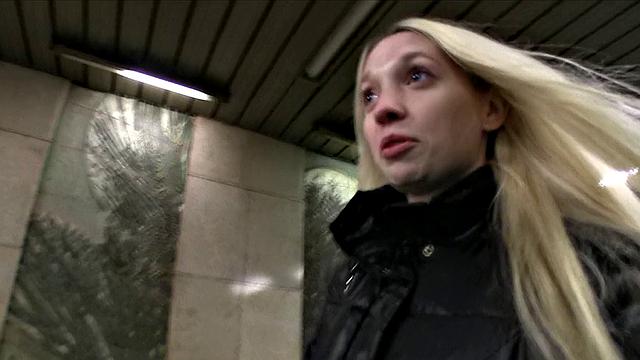 Hot blonde convinces stranger to fuck her hard in jeans