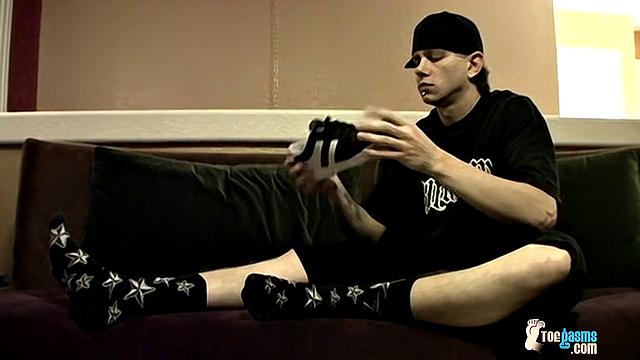Cum-Coated Feet With Str8 Ian - Ian Madrox