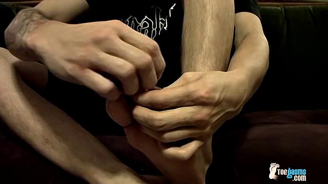Cum-Coated Feet With Str8 Ian - Ian Madrox