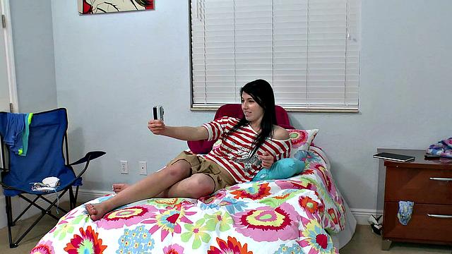 Piper's bald pussy gets fingered and pounded in reverse cowgirl, doggystyle & cumshot frenzy