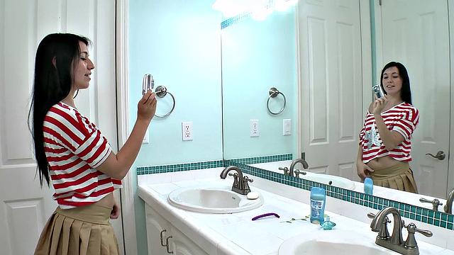 Piper's bald pussy gets fingered and pounded in reverse cowgirl, doggystyle & cumshot frenzy