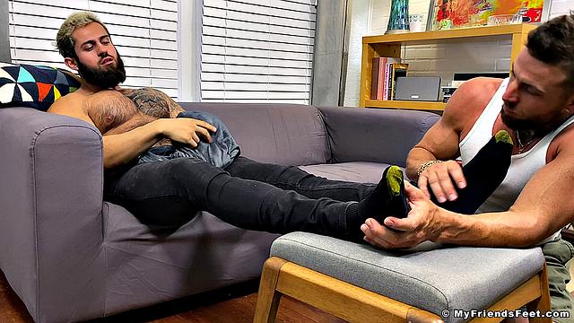 Zeek's Feet Worshiped For Rent - Zeek
