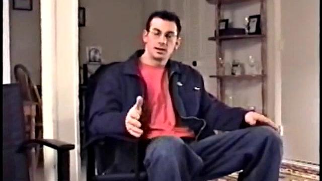 Джованни дрочит свой мощный член перед мужиком