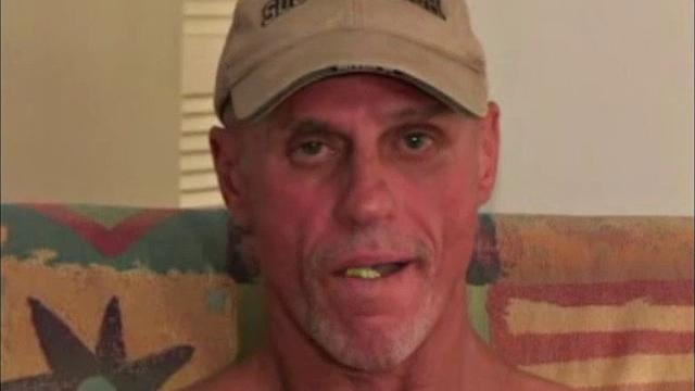 This 42 year old, 5'6" carpenter enjoys working out and sex