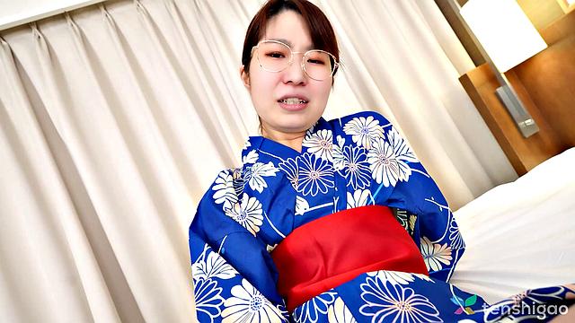 Momoko Azuma returns and wears a yakata to masturbate