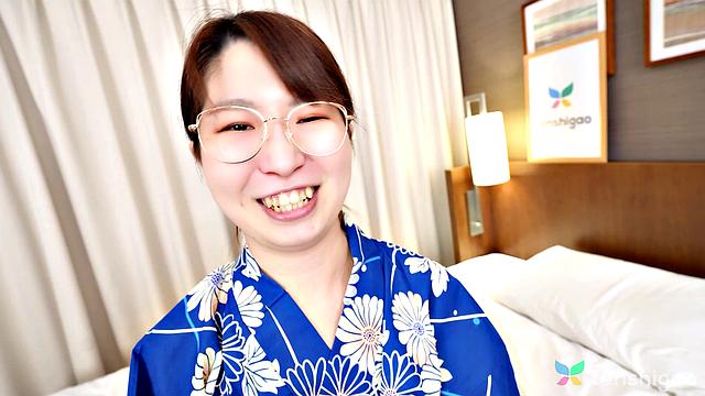 Momoko Azuma returns and wears a yakata to masturbate