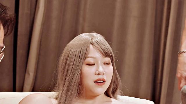 Jiu Jiu and friends spend an evening in a wild orgy