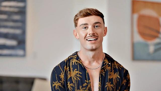 Solo inked jock wanking his cock on his first casting