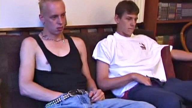Roar and Skylerr prove size matters when you both want the last cock