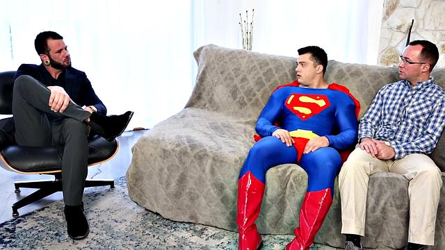 Superman spitroasts bottom in trio before creampie