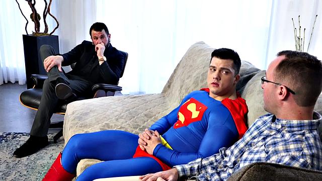 Superman spitroasts bottom in trio before creampie