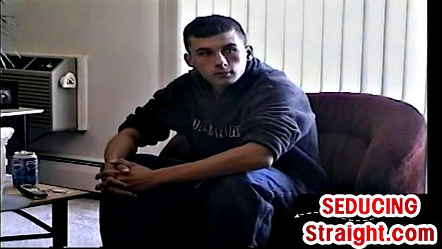 Стрейт отжёг соло: рука сделала каминг-аут