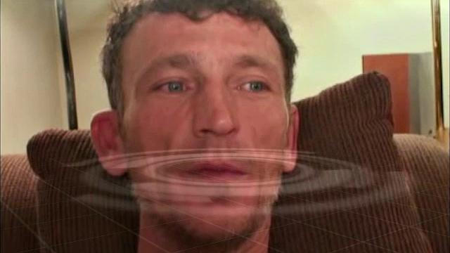 ансел дрочит и кончает на камеру