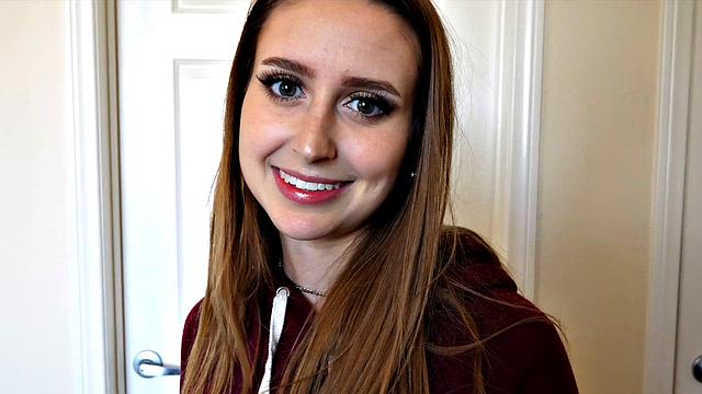 Лейни Грей сосет соседу и трахается с ним в pov