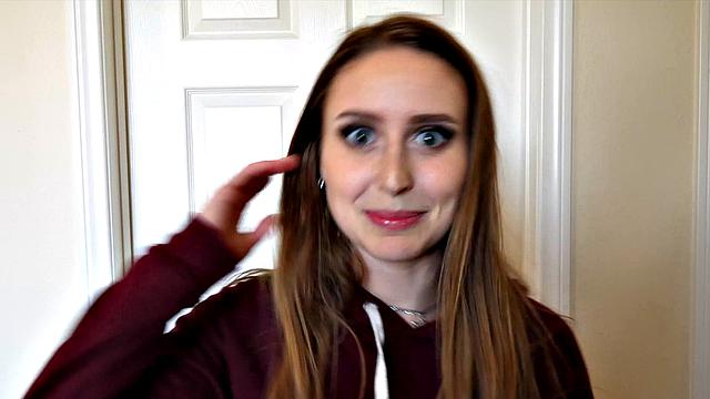 Petite Babe Laney Grey Fucks Neightbor In POV