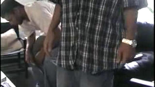 Два гетеро мужика кайфуют и доказывают, что скучно им точно не бывает