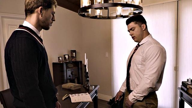 Sturdy bottom deepthroating while drilled by jock