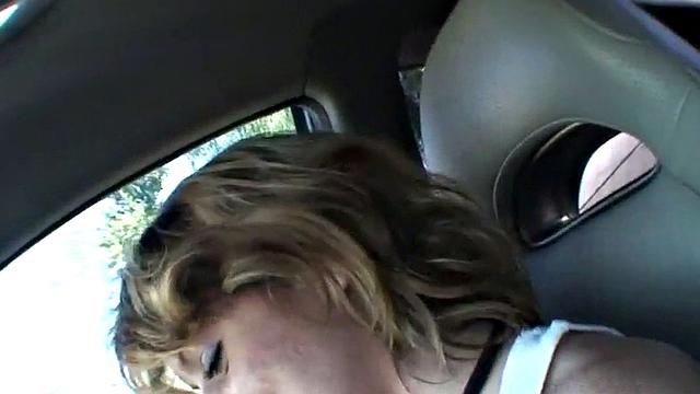 юная блондинка с огромными сиськами жадно трахается в pov и ловит сперму на лицо