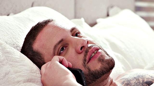 муж трахает в жопу транс-подругу жены, Ариэль Демюр