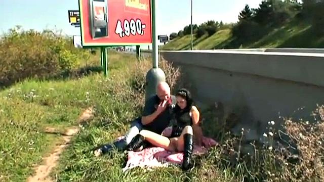 Teen fucked by oldie in outdoor scene