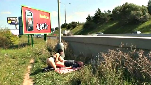 Teen fucked by oldie in outdoor scene