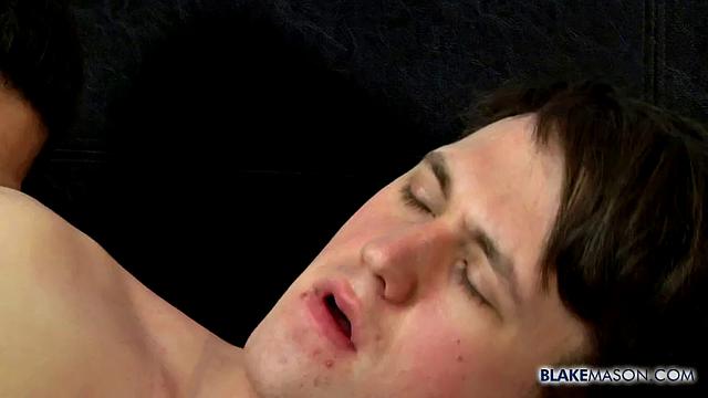 Dylan Thorne Receives a Cum Shower from Luke Tyler