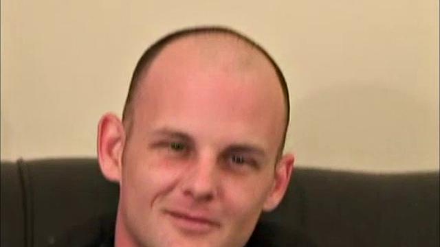 Джереми срывается после тяжелой смены и кончает мощно