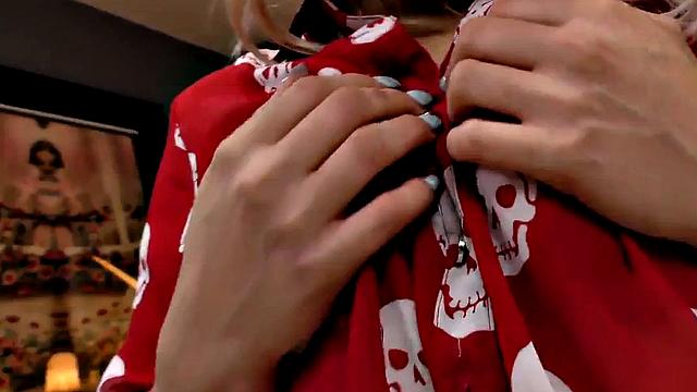 Tattooed babe sucks and rides dong while talking dirty