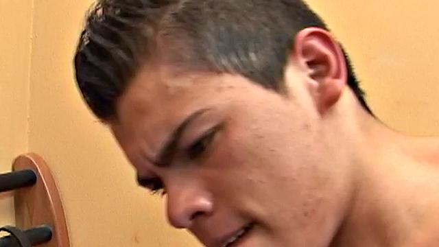 Foo fetish Spanish twink rims n BF in cumswapping anal