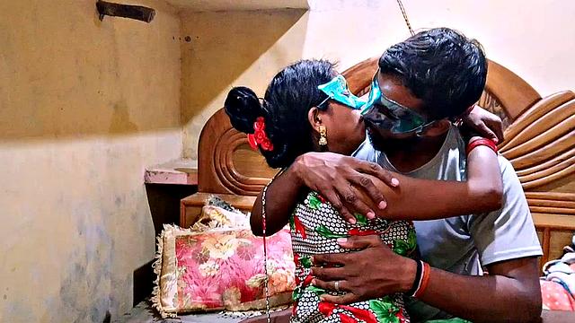 Desi Couple's bhabhi and dever romance and chudai with creampie