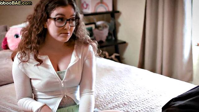 Nerdy 21yo babe got pussypounded by her lover