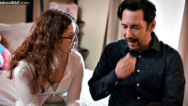 Nerdy 21yo babe got pussypounded by her lover