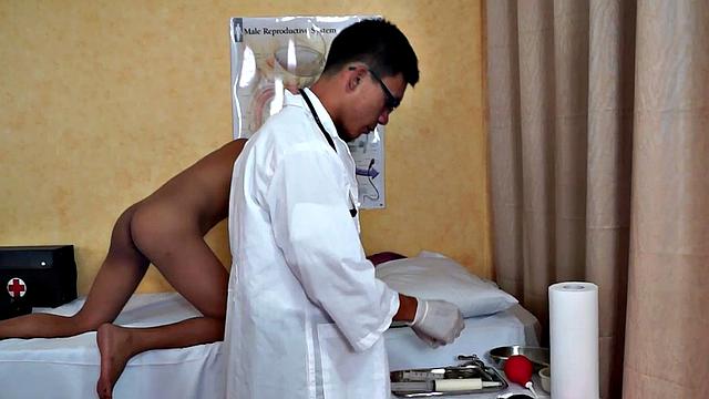 Nippon amateur twink used by his doctor in infirmary