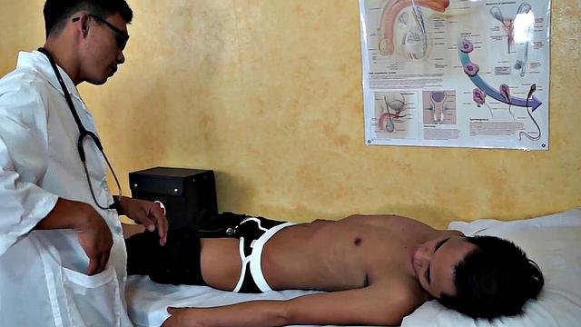 Nippon amateur twink used by his doctor in infirmary