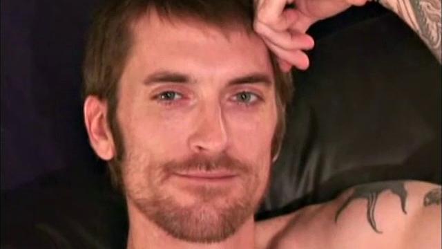 I can't say for sure exactly what it is about Anthony that I find so sexy, but something is there. His youthful love for skateboarding, coupled with a masculine and edgy lifestyle, make for an interesting combination.