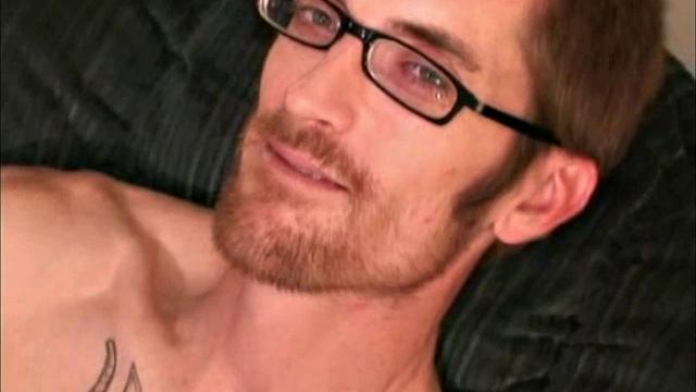 I can't say for sure exactly what it is about Anthony that I find so sexy, but something is there. His youthful love for skateboarding, coupled with a masculine and edgy lifestyle, make for an interesting combination.