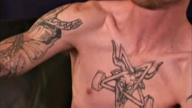 I can't say for sure exactly what it is about Anthony that I find so sexy, but something is there. His youthful love for skateboarding, coupled with a masculine and edgy lifestyle, make for an interesting combination.