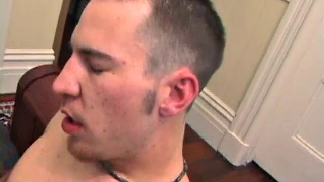 Джастин глотает член Кента, потом парни делают взаимный минет в 69