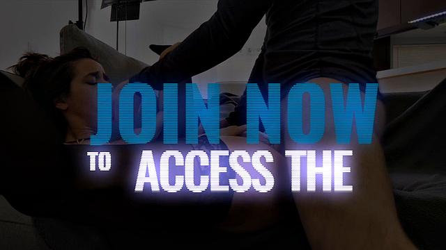 Gia Derza Spreads Tight Asshole