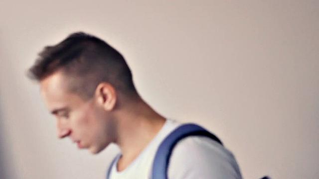 Ванесса Сьерра соблазняет друга сына, сын застает их