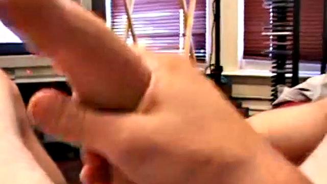 Amateur Mac Wood Jerking Off