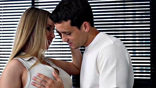 Big Breasted teen girl gives anal for traveling.